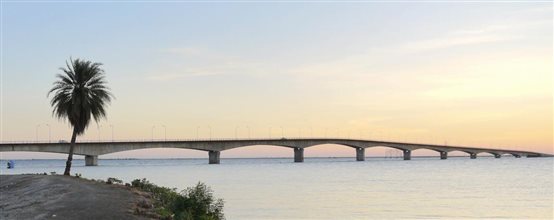 1、中铁十八局集团国际公司承建的苏丹杜威姆大桥荣获苏丹政府“桥梁建设特优奖”（伍振  何茂森 提供）